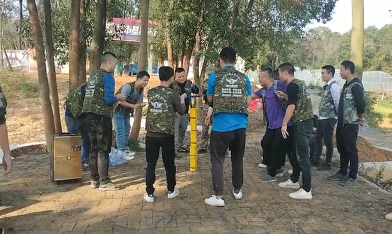 湖南鑫亿电梯有限公司,湖南观光电梯,加装住宅电梯